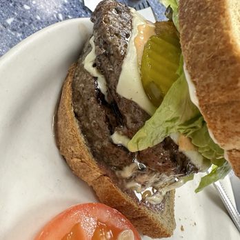 Lake Wally Cafe - Burgers Near Me - Hawley, Pennsylvania