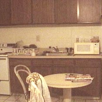 Waikiki Beachside Hostel - Hokondo Women's Dorm Room Kitchen - Hostels Near Me - Honolulu, Hawaii