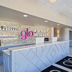 Glo Tanning - Front Counter
