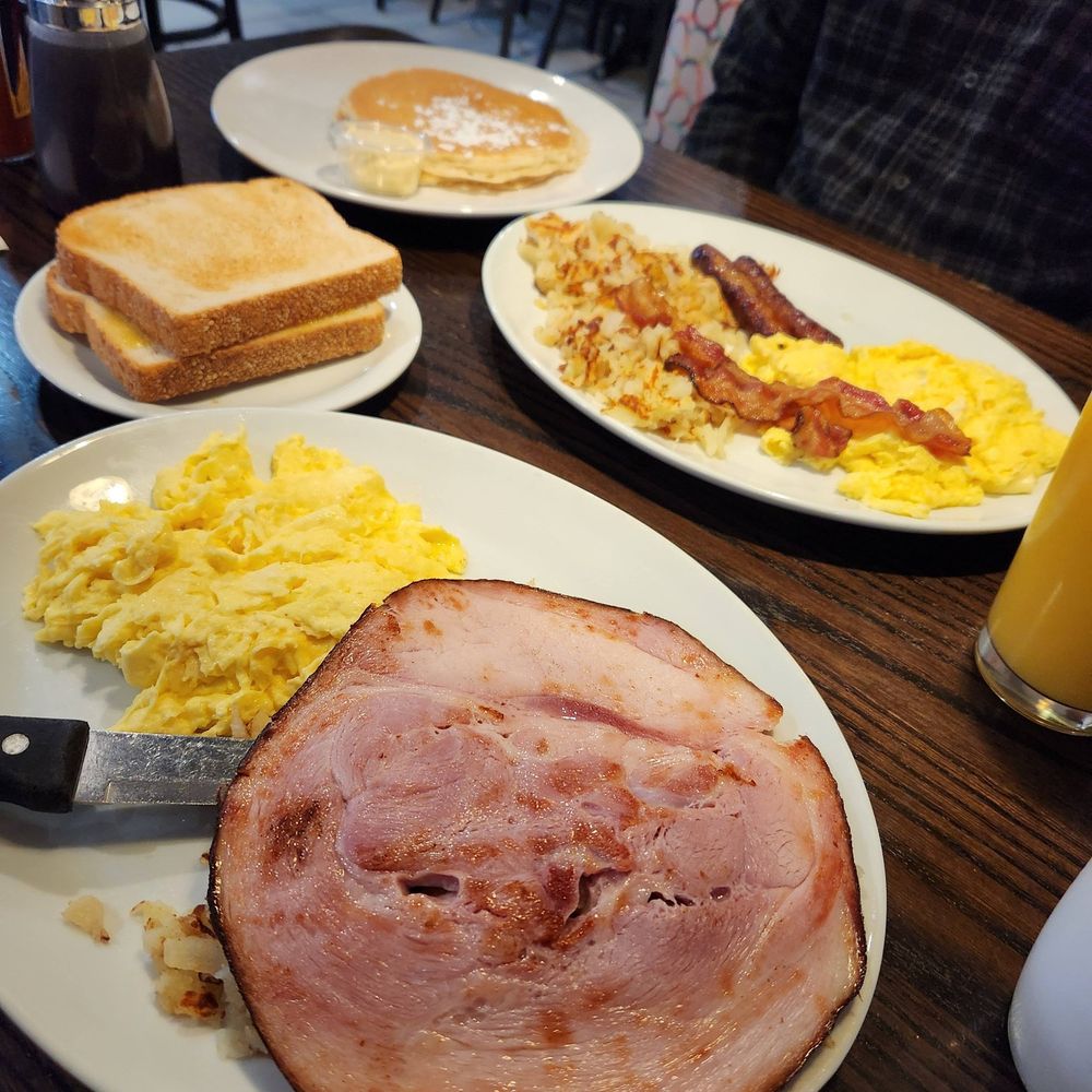 Les Brothers Restaurant - Breakfast & Brunch Near Me - Oak Lawn, Illinois