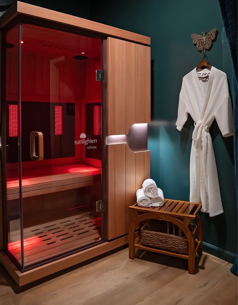 Monarch Massage & Spa Logo