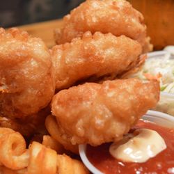 Zesty Delights: Fried Shrimp with a Squeeze of Lemon.