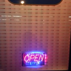 Jack's Spielcenter - Gerade geöffnet.