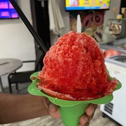 Snow At The Beach - Large cherry / fruit punch shaved ice