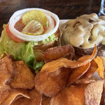 Northside 29 - hamburger & chips - Bars Near Me - Warrenton, Virginia