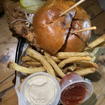 Forest Hills Station House - Fried Chicken Sandwich- solid - Gastropubs Near Me - Forest Hills, New York Forest Hills Station House - Fried Chicken Sandwich- solid - Gastropubs Near Me - Forest Hills, New York