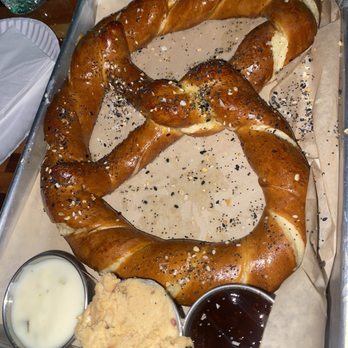 The Starving Artist - Pretzel - Dive Bars Near Me - Phoenix, Arizona