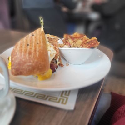 Whiskey Down Diner by null