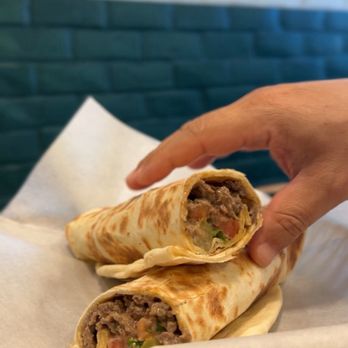 Zaatar W Zeit - Mediterranean Near Me - West Vancouver, British Columbia