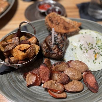 GRANVILLE - Village Breakfast with steak - New American Near Me - Studio City, California GRANVILLE - Village Breakfast with steak - New American Near Me - Studio City, California
