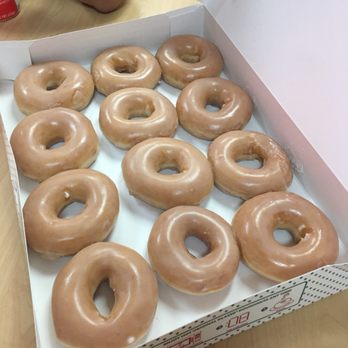 Krispy Kreme - Fresh HOT glazed doughnuts...the best!! - Donuts Near Me - Miami, Florida