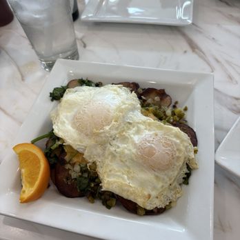 Keke's Breakfast Cafe - Scrambler Bowl* with spinach, jalapeños, onions, mushrooms. - Breakfast & Brunch Near Me - Henderson, Nevada Keke's Breakfast Cafe - Scrambler Bowl* with spinach, jalapeños, onions, mushrooms. - Breakfast & Brunch Near Me - Henderson, Nevada