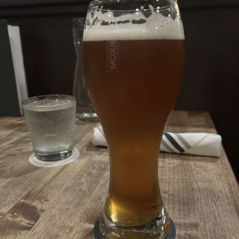 Moxies Richmond Restaurant - Steakhouses Near Me - Richmond, British Columbia