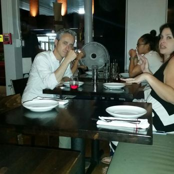 Union - This place doesnt have air condition. Please see fan in pic. They also have a fan at the bar. It was no bueno - Italian Near Me - Pasadena, California