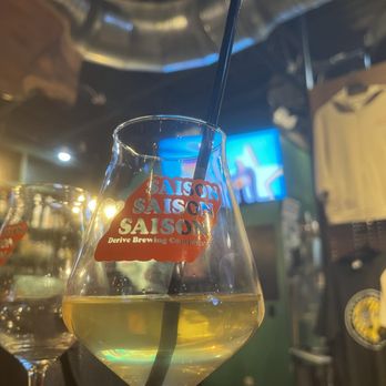 Derive Brewing - Mad Moon - Eat A Peach guest brew cider - Breweries Near Me - Columbus, Ohio