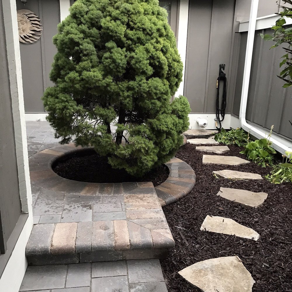 Beautiful entrance with stepping stones added Beautiful entrance with stepping stones added