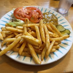 Reedsport Coffeehouse Cafe - Oregon's most delicious cheeseburger and fresh crisp fries!