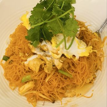 Marnee Thai - Coconut rice noodle with shrimp and chicken - Thai Near Me - San Francisco, California