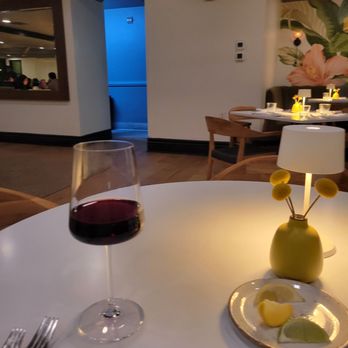 Grapefruit Basil Restaurant - New American Near Me - Indian Wells, California