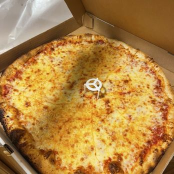 Italia Pizza - Large pie extra cheese OMG ITS DELICIOUS - Pizza Near Me - Brooklyn, New York Italia Pizza - Large pie extra cheese OMG ITS DELICIOUS - Pizza Near Me - Brooklyn, New York
