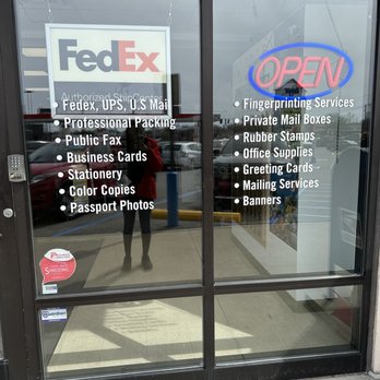Mailing Station - Shipping Centers Near Me - Indianapolis, Indiana