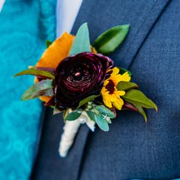 Groom's boutonniere