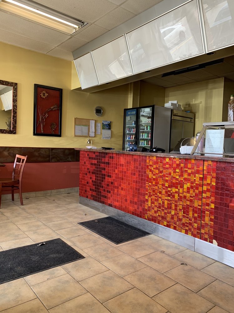 PIZZA PROSCIUTTO Updated June 2024 31 Photos 720 Westmount Road E