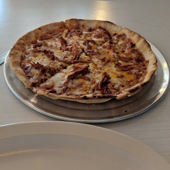 Memphis Pizza Cafe - Barbecue Chicken Pizza - Pizza Near Me - Memphis, Tennessee