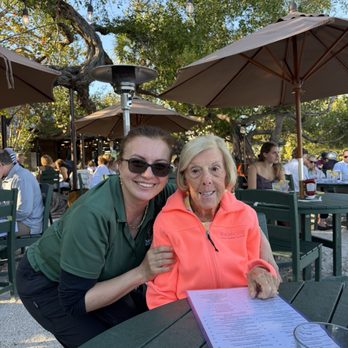 Mar Vista Dockside Restaurant & Pub - Seafood Near Me - Longboat Key, Florida