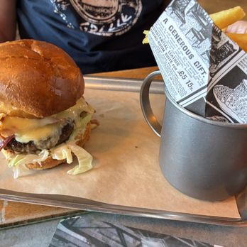 Motorworld München - Gran Torino Burger with fries - Car Dealers Near Me - Munich, BY