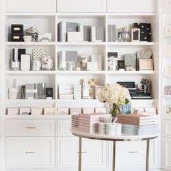 Told by color stories, Sugar Paper's newest store holds a curated product assortment that is simple as well as practical.