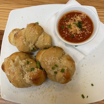 Crispy's Springfield Gallery - Garlic Knots - Pizza Near Me - Jacksonville, Florida
