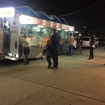 Tacos Reyes - This place is LIT every night!! Best tacos and burritos in the valley - Food Trucks Near Me - Van Nuys, California Tacos Reyes - This place is LIT every night!! Best tacos and burritos in the valley - Food Trucks Near Me - Van Nuys, California
