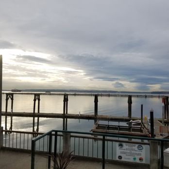 Anthony's HomePort Everett - West side seating view from the lounge. - Seafood Near Me - Everett, Washington