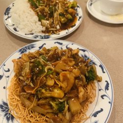 Golden Dragon Chinese Restaurant - Fried Cantonese noodles with everything!