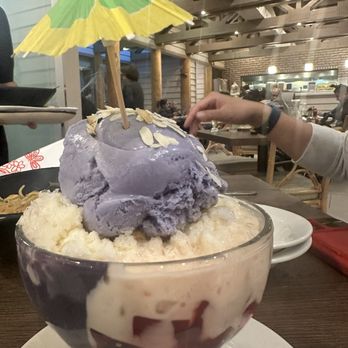 Max's Restaurant - Glendale - Halo Halo-Halo Special, tastes good. - Filipino Near Me - Glendale, California