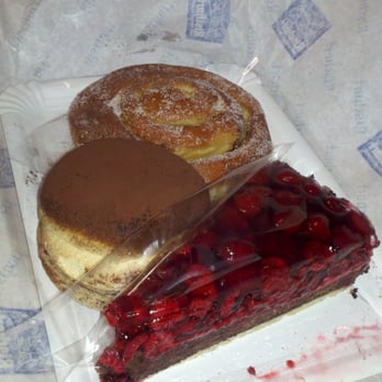 Marienplatz - Pastries from one of the local bakeries - Public Plazas Near Me - Munich, BY