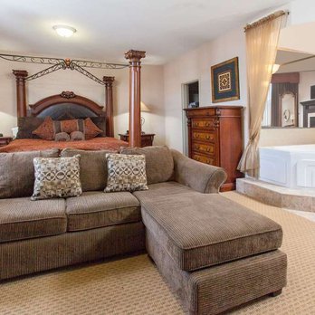 Ramada by Wyndham Brooks - Guest room - Hotels Near Me - Brooks, Alberta