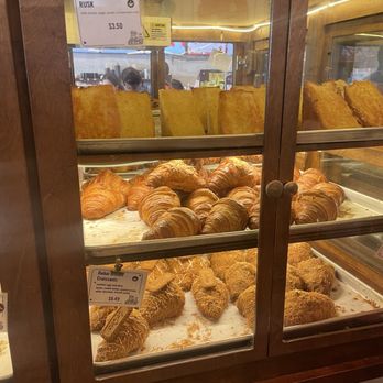 Chateau De Chantilly Cafe - Bakeries Near Me - Chantilly, Virginia
