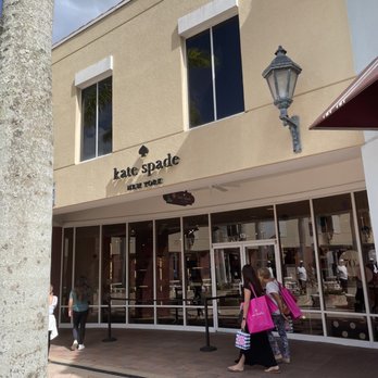 Miromar Outlets - Shopping Centers Near Me - Estero, Florida Miromar Outlets - Shopping Centers Near Me - Estero, Florida