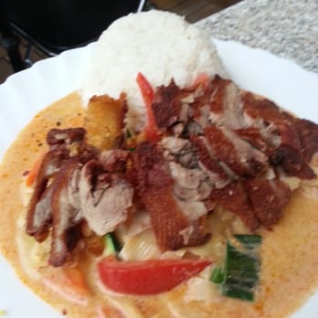 Bambushain - Lecker Ente mit knackigem Gemüse in Thai Curry - Vietnamese Near Me - Munich, BY