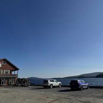 Kelly's Landing - Parking lot - American Near Me - Greenville Junction, Maine