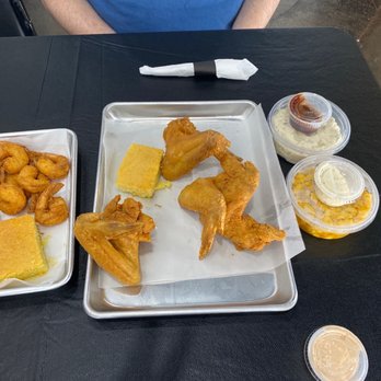 Nana's Southern Kitchen - 2 mains 2 sides combo Fried chicken and fried shrimp Mac and potato salad - Seafood Near Me - Kent, Washington Nana's Southern Kitchen - 2 mains 2 sides combo Fried chicken and fried shrimp Mac and potato salad - Seafood Near Me - Kent, Washington