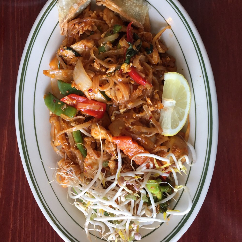 Thai Garden Restaurant - Drunks noodles with pork lunch special - Thai Near Me - Freeport, Maine Thai Garden Restaurant - Drunks noodles with pork lunch special - Thai Near Me - Freeport, Maine