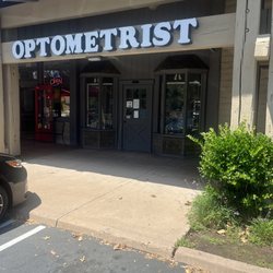 Newman Optometry - Outside of business