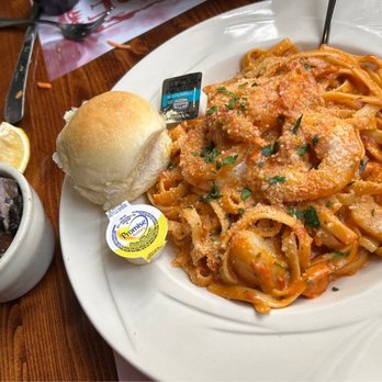Smuggler's Wharf - Shellfish Carbonara & mushrooms on the side - Seafood Near Me - Erie, Pennsylvania Smuggler's Wharf - Shellfish Carbonara & mushrooms on the side - Seafood Near Me - Erie, Pennsylvania
