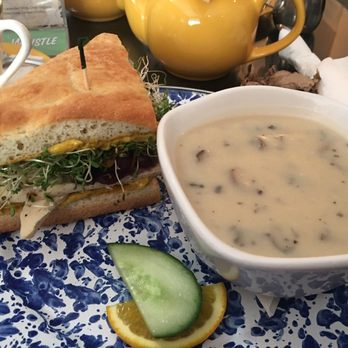 Yellow Canoe Cafe - Mushroom soup and a chicken sandwich - Cafes Near Me - Merrickville, Ontario Yellow Canoe Cafe - Mushroom soup and a chicken sandwich - Cafes Near Me - Merrickville, Ontario