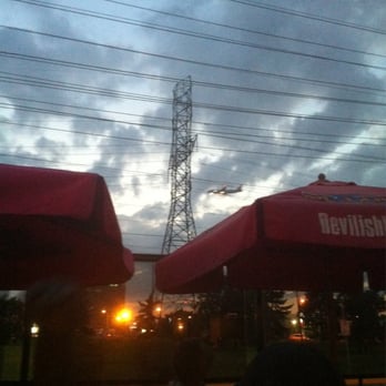 St. Louis Bar & Grill - Sports Bars Near Me - Toronto, Ontario
