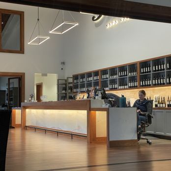 Girard Winery - Foyer - Wine Tasting Room Near Me - Calistoga, California