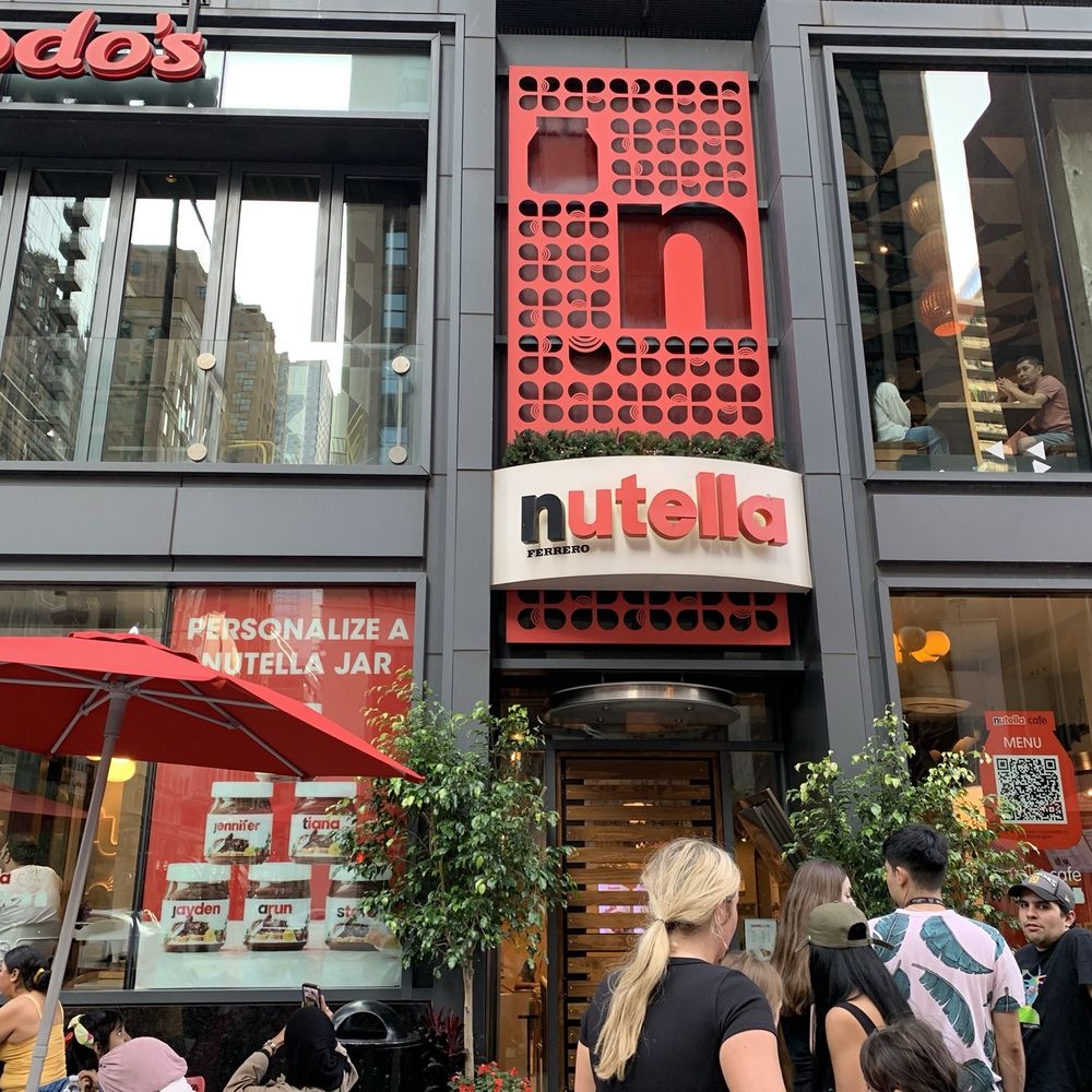 Nutella Cafe - Storefront - Desserts Near Me - Chicago, Illinois Nutella Cafe - Storefront - Desserts Near Me - Chicago, Illinois